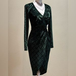 Beautiful Dark Green Velvet Long Sleeved Dress, Size S